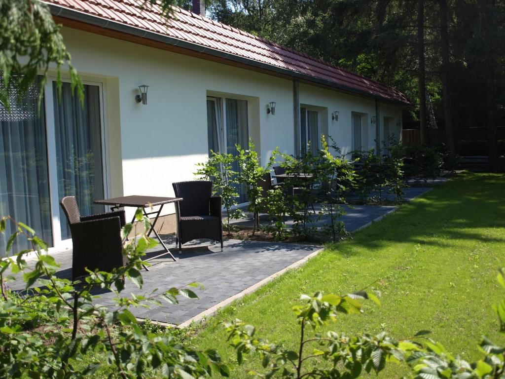 Hotel & Restaurant Waldschloesschen Kyritz Oda fotoğraf