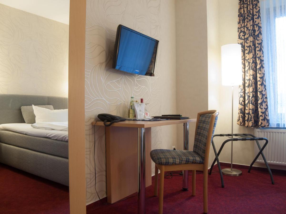 Hotel & Restaurant Waldschloesschen Kyritz Dış mekan fotoğraf