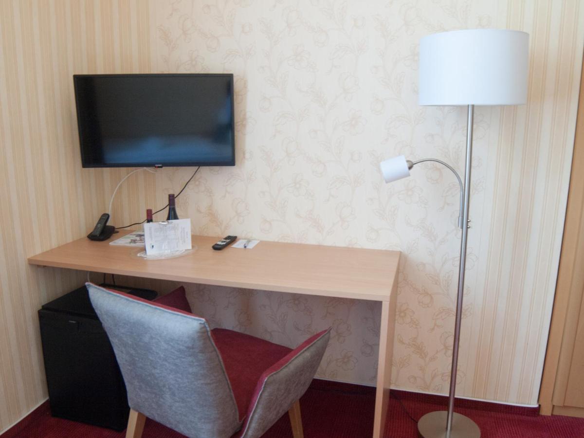 Hotel & Restaurant Waldschloesschen Kyritz Dış mekan fotoğraf