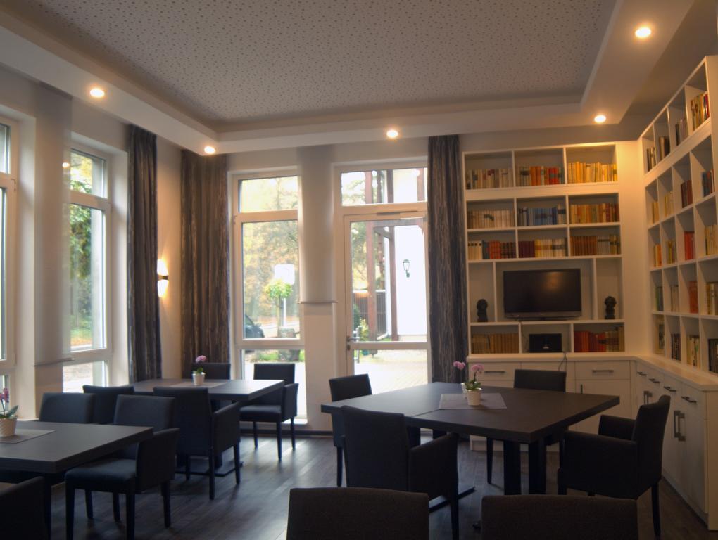 Hotel & Restaurant Waldschloesschen Kyritz Dış mekan fotoğraf