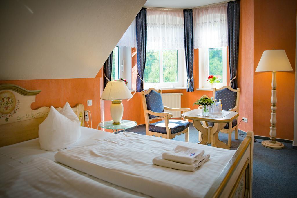 Hotel & Restaurant Waldschloesschen Kyritz Dış mekan fotoğraf