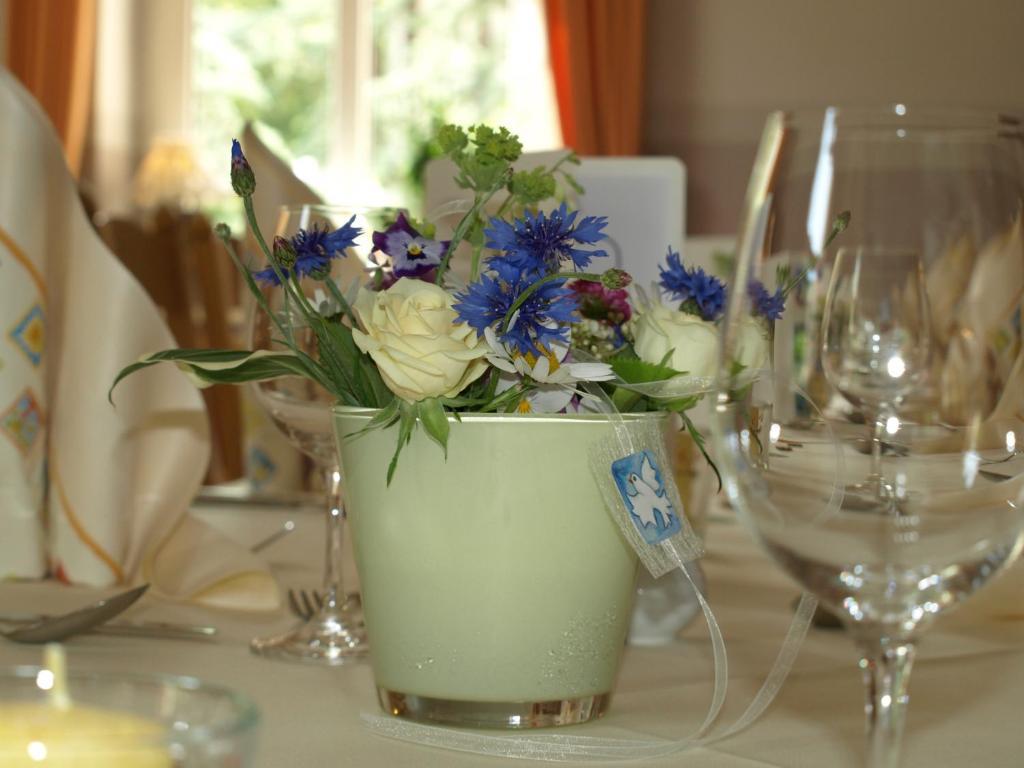 Hotel & Restaurant Waldschloesschen Kyritz Dış mekan fotoğraf