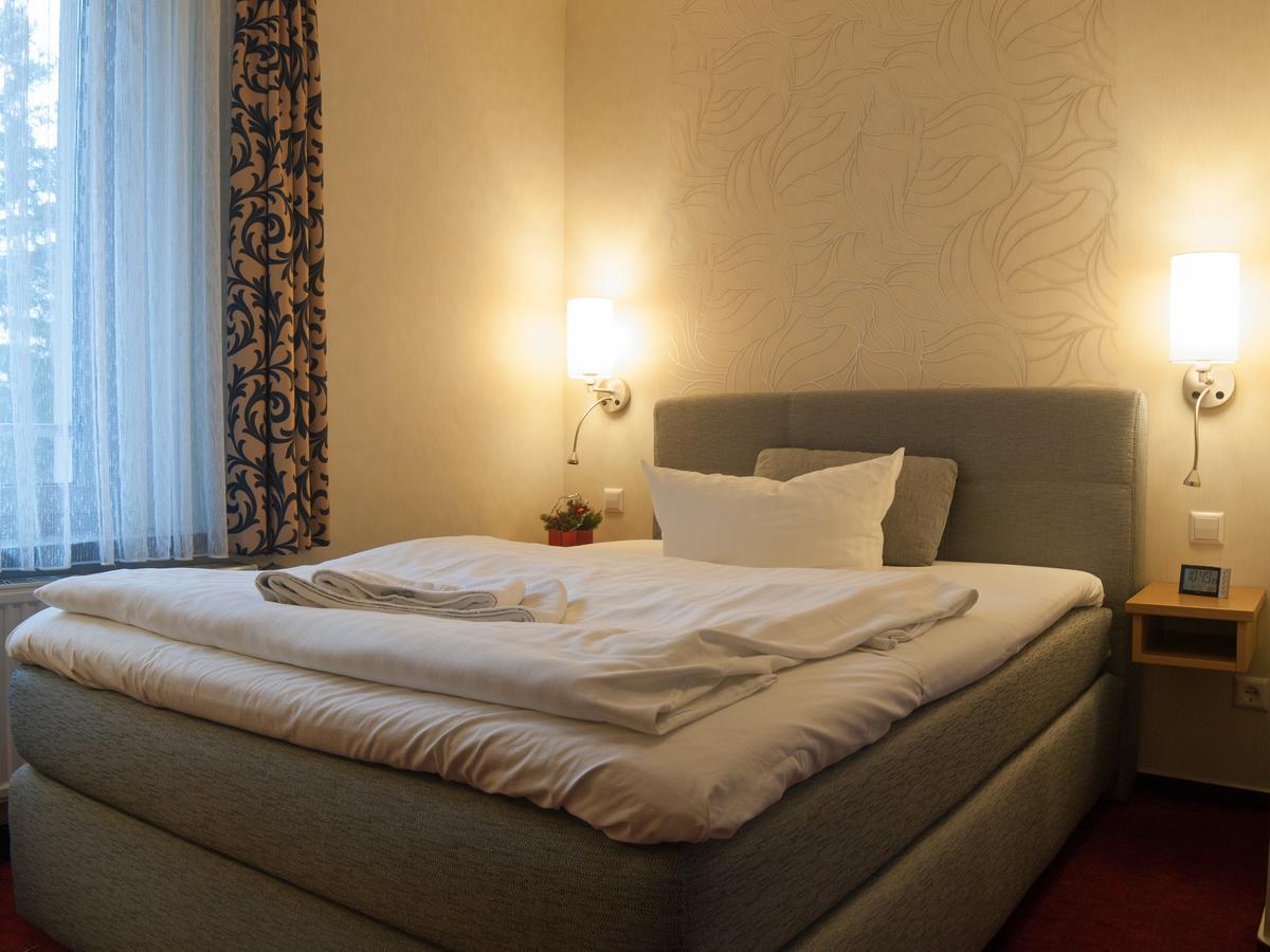 Hotel & Restaurant Waldschloesschen Kyritz Dış mekan fotoğraf